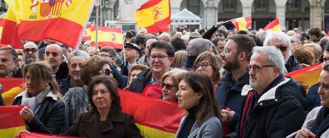 Beatriz Mato en la concentración en María Pita a favor de la unidad de España y del adelanto electoral