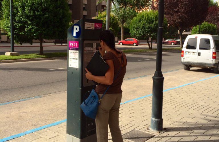Desde esta tarde habrá que volver a pagar por aparcar en la zona azul