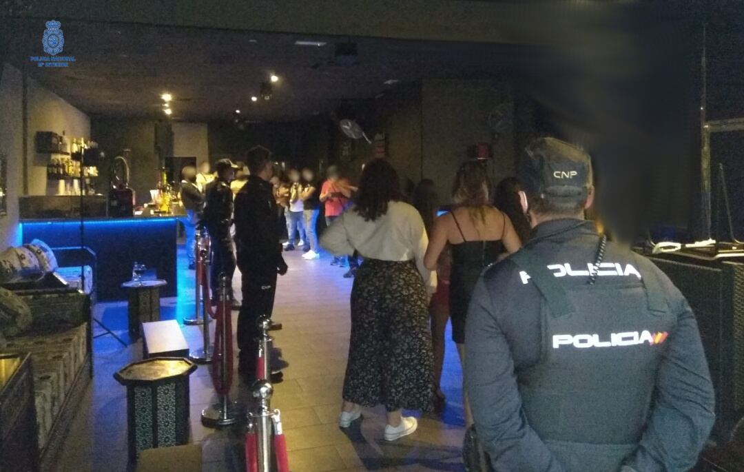 Una veintena de personas se congregaron en una fiesta ilegal en Palma.