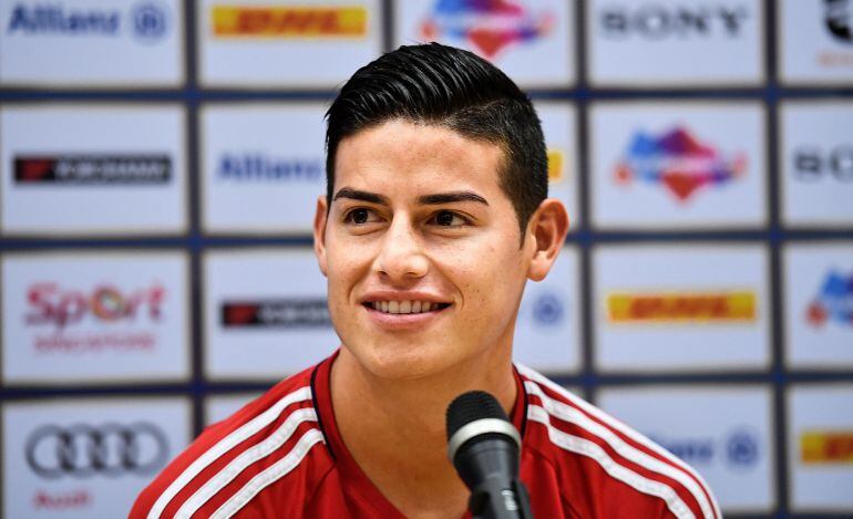 James Rodríguez en una rueda de prensa de pretemporada