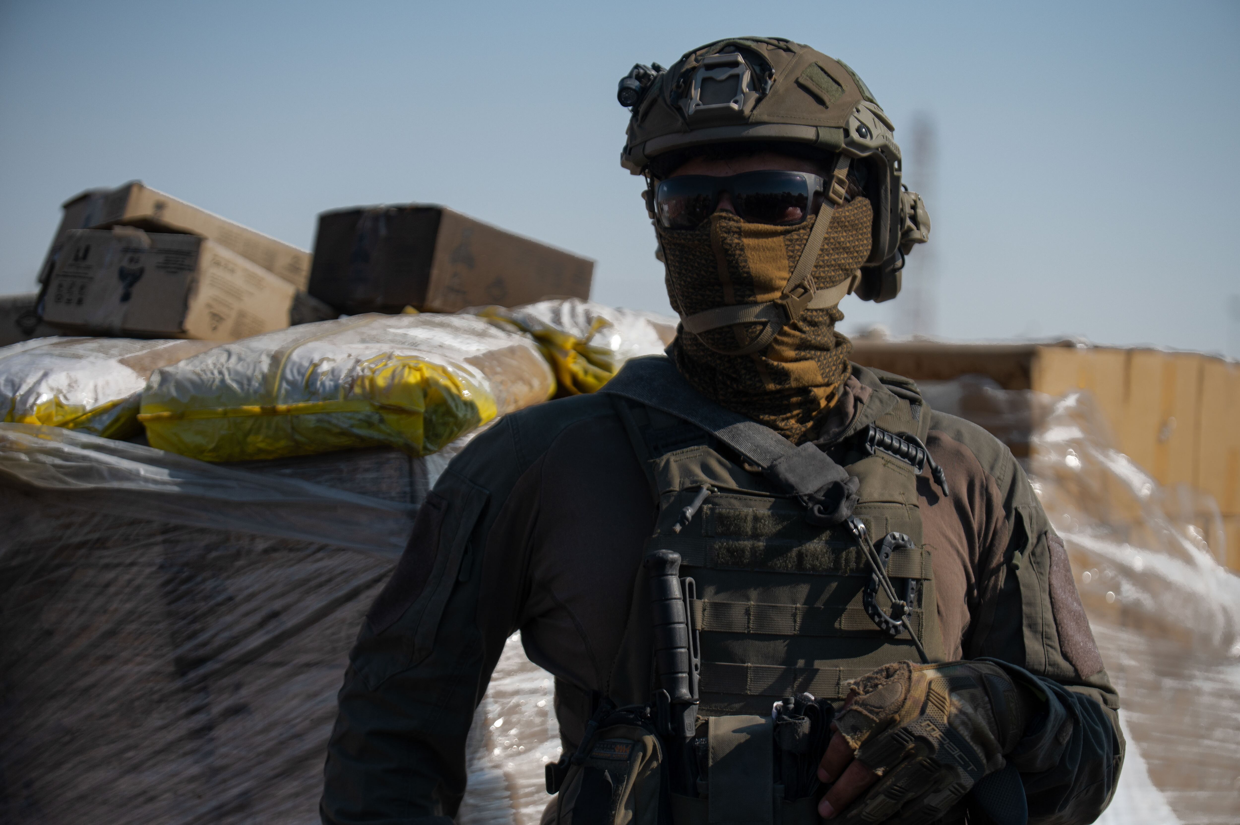 Vista de cajas de ayuda humanitaria este jueves, en Kerem Shalom (Israel).