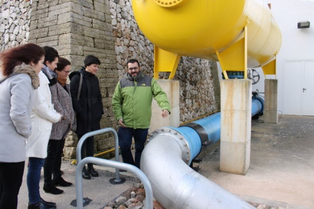 Vicenç Vidal inspeccionó la desaladora que suministrará agua a Ciutadella.