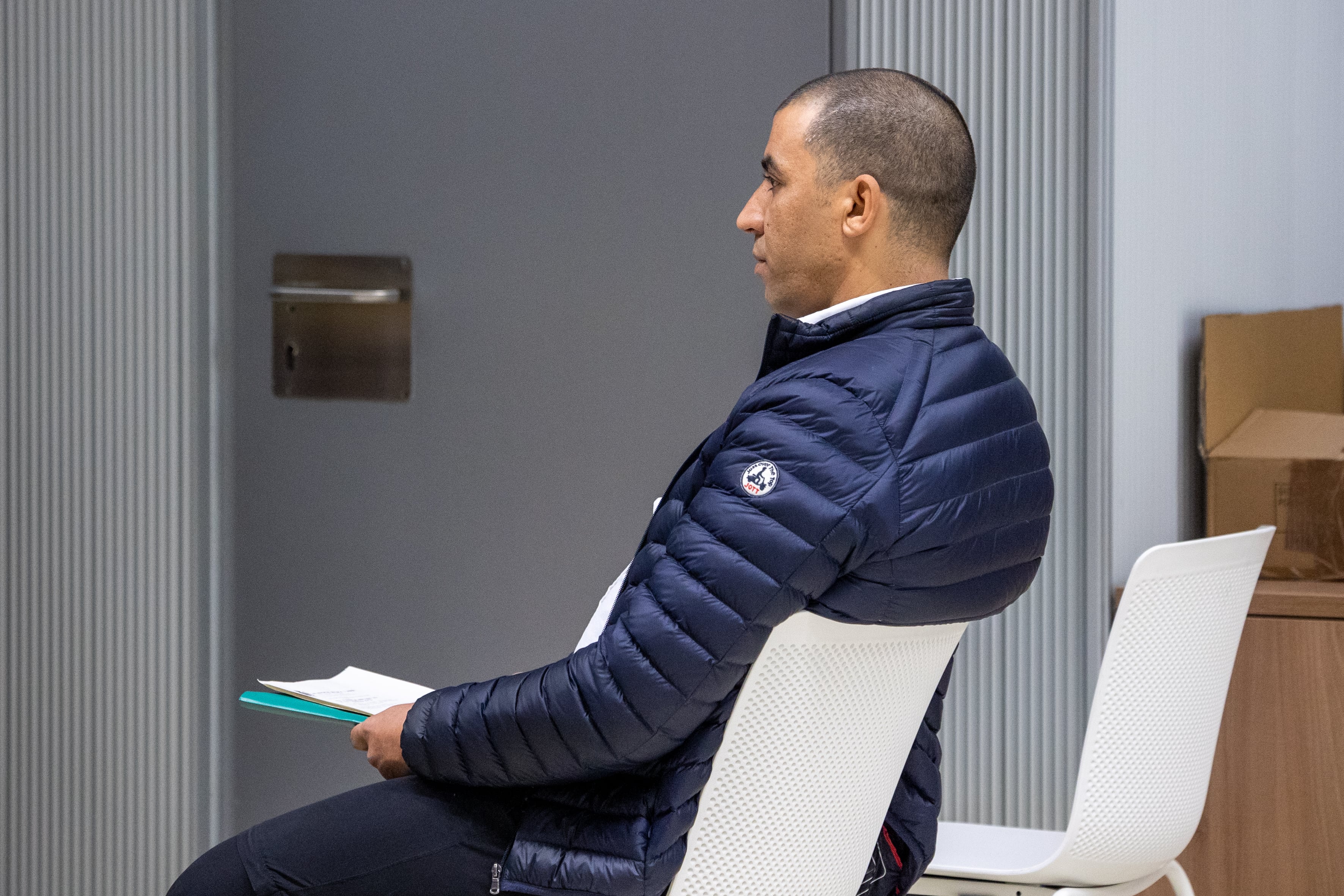 LOGROÑO 13/05/2024.-Comienza el juicio con jurado popular contra un hombre como presunto autor del homicidio en 2020 de un profesor jubilado de la Universidad de La Rioja (UR), para el que el fiscal pide 16 años de cárcel; y solicita 4 años y medio de prisión para una mujer por encubrimiento, este lunes en la Audiencia Provincial de Logroño.-EFE/ Raquel Manzanares