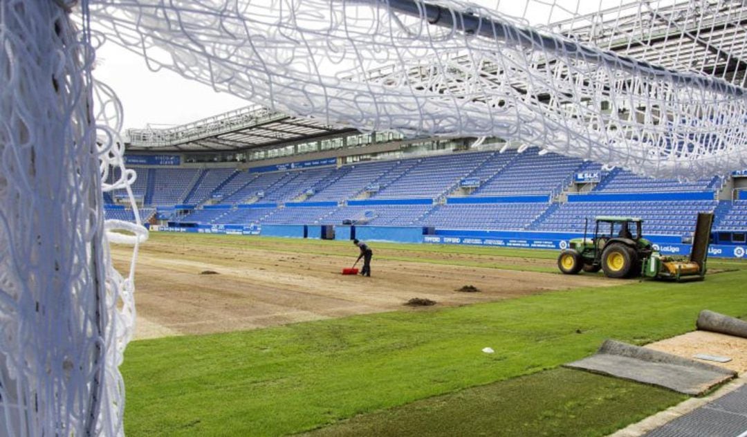 El estadio de Mendizorroza presenta deficiencias, en especial, en los Fondos Cervantes y Polideportivo