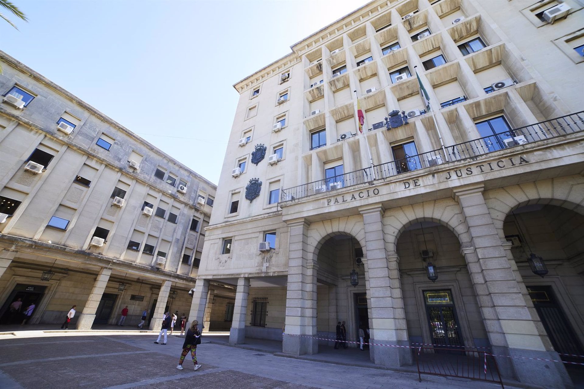 Detalle de la fachada principal de la Audiencia Provincial de Sevilla - Joaquin Corchero - Europa Press - Archivo