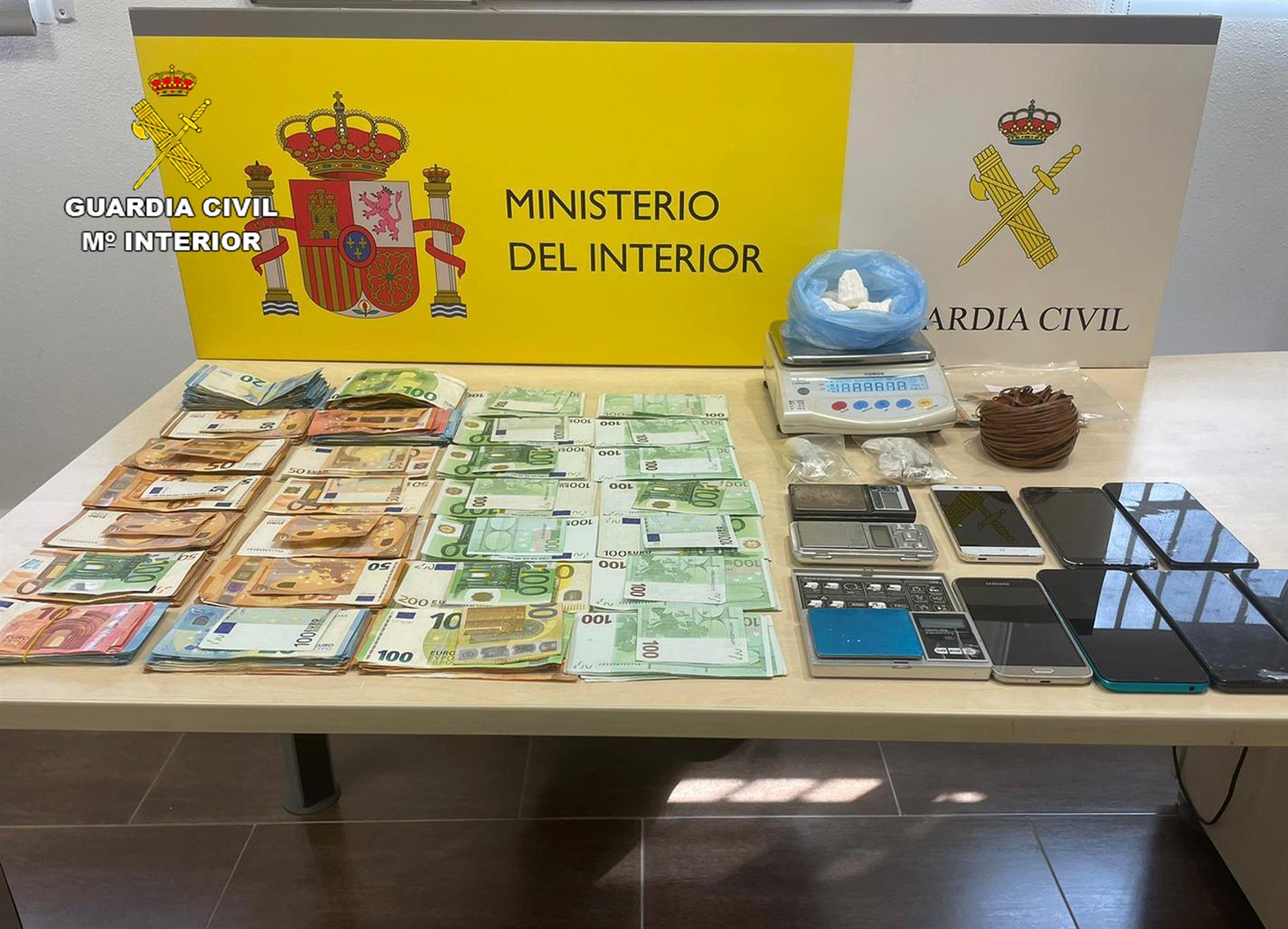 La Guardia Civil desmantela un &#039;supermercado de la droga&#039; en un domicilio del centro de Aledo.