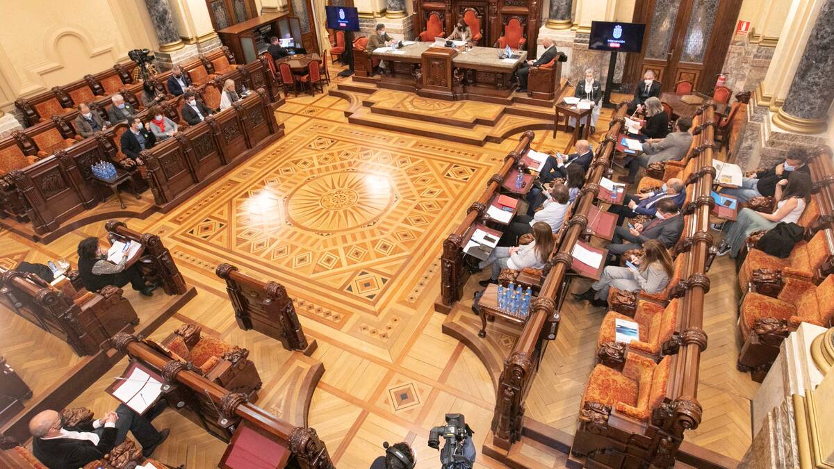 El pleno de A Coruña pone a prueba la sintonía entre PSOE y Marea a un año de las municipales