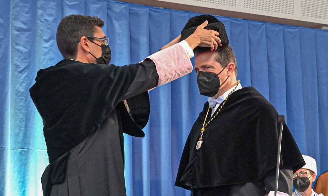 José Capilla tomando posesión de su cargo como rector de la UPV