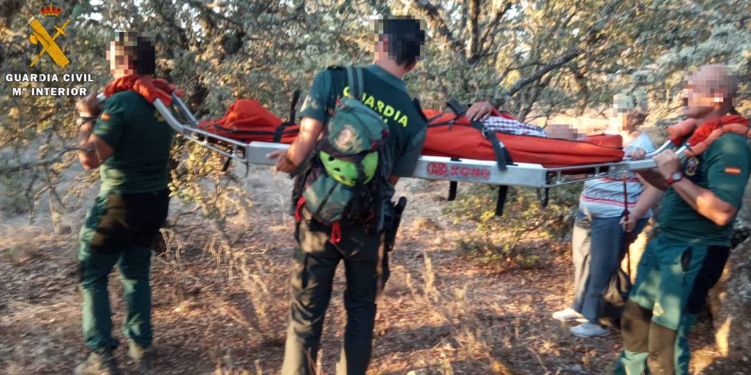 El GREIM de El Barco de Ávila evacuó al herido en camilla