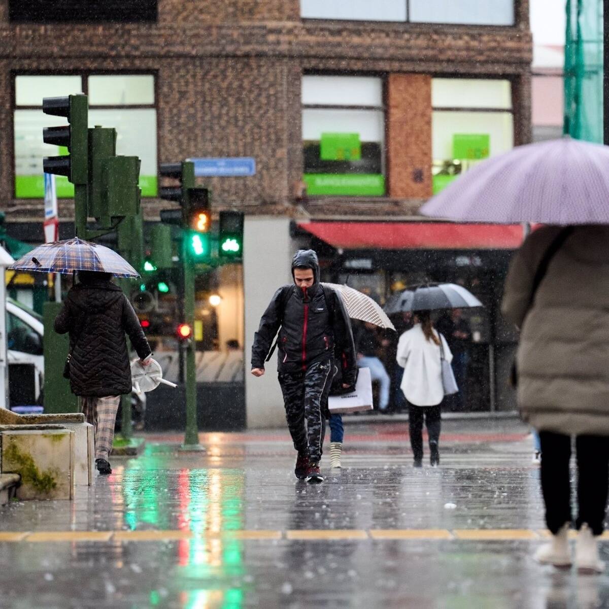 El viento alcanza los 115 km/h en Santander