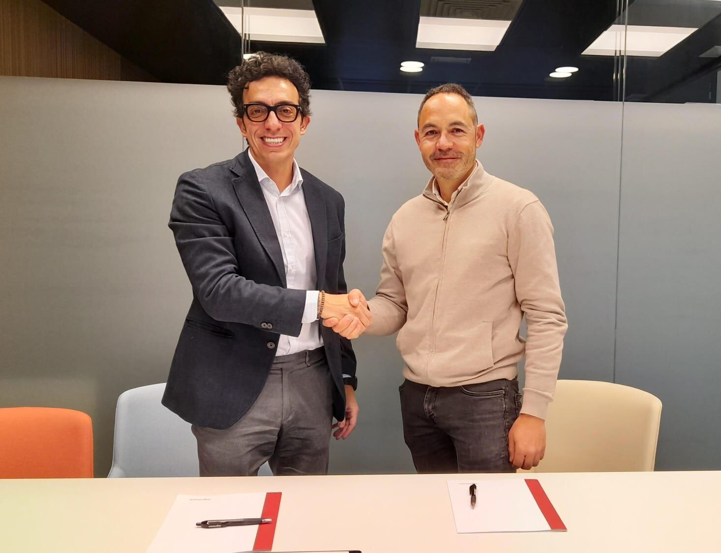 Ingeteam dona 50 ordenadores al I.E.S Leonardo Da Vinci en Albacete para el desarrollo de prácticas informáticas