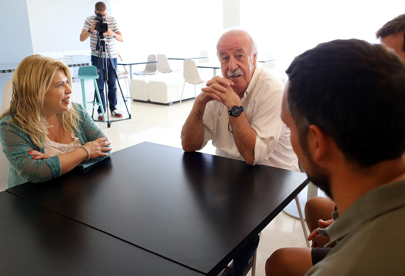 Imagen del encuentro con Vicente del Bosque