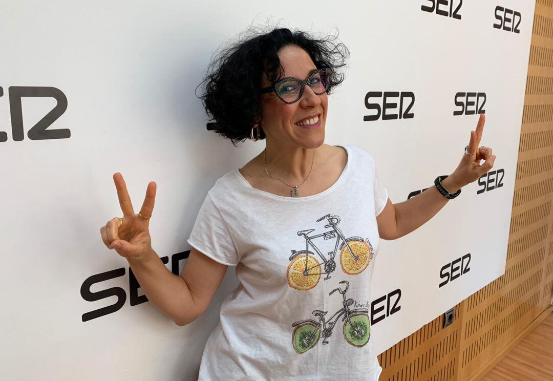 Rebeca Pastor en los estudios de Radio Murcia