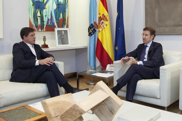 Feijoo y Besteiro durante una reunión en el despacho del presidente de la Xunta 