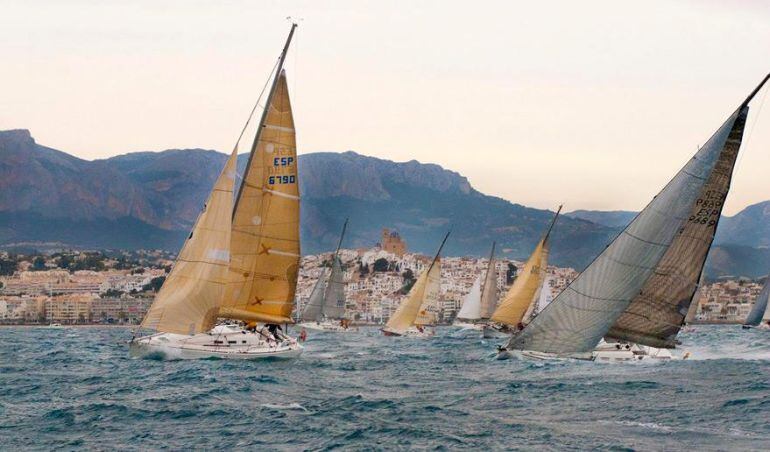 Salida de la prueba, en la bahía de Altea