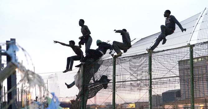 Una decena de inmigrantes han conseguido cruzar la frontera