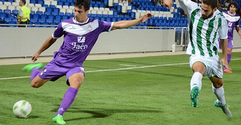 Un jugador del Real Jaén durante el partido que el equipo jugó frente el Córdoba B. 