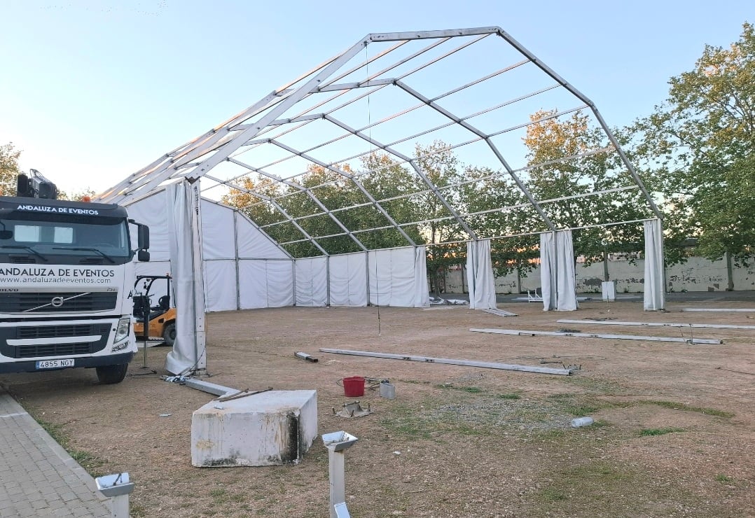 Montaje de caseta ferial en Puertollano