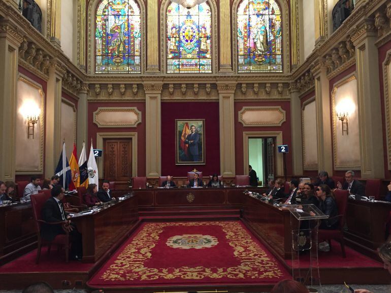 Sesión plenaria en el Ayuntamiento de Santa Cruz de Tenerife. 