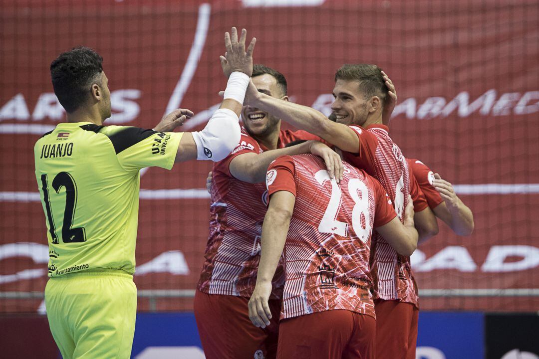 ElPozo Murcia Costa Cálida celebra uno de los goles ante Futbol Emotion Zaragoza