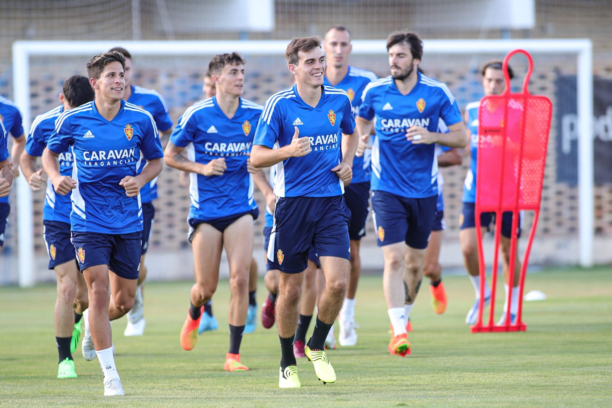 La plantilla del Real Zaragoza durante un entrenamiento