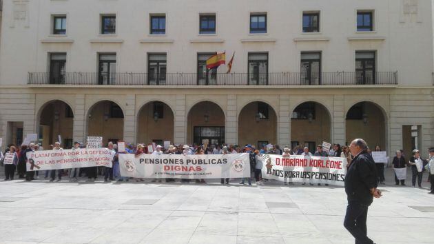 Concentración pensionistas en Alicante