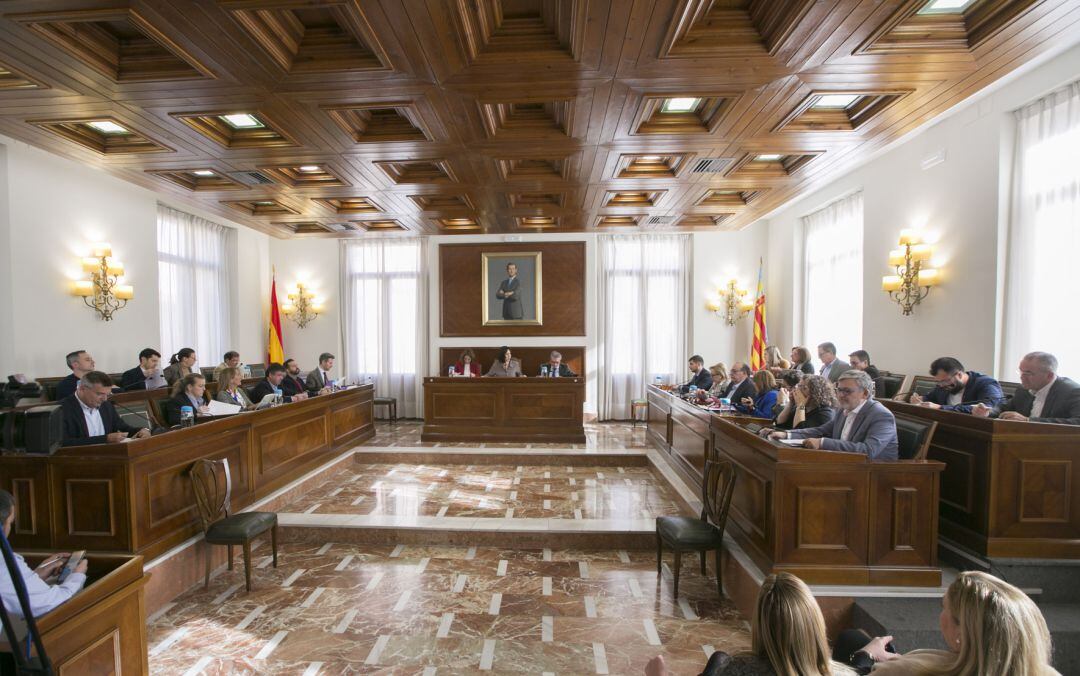 Pleno en el Ayuntamiento de Gandia