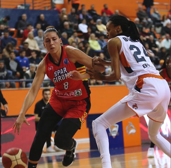 Maria Araújo, en una acció del partit d&#039;ahir.