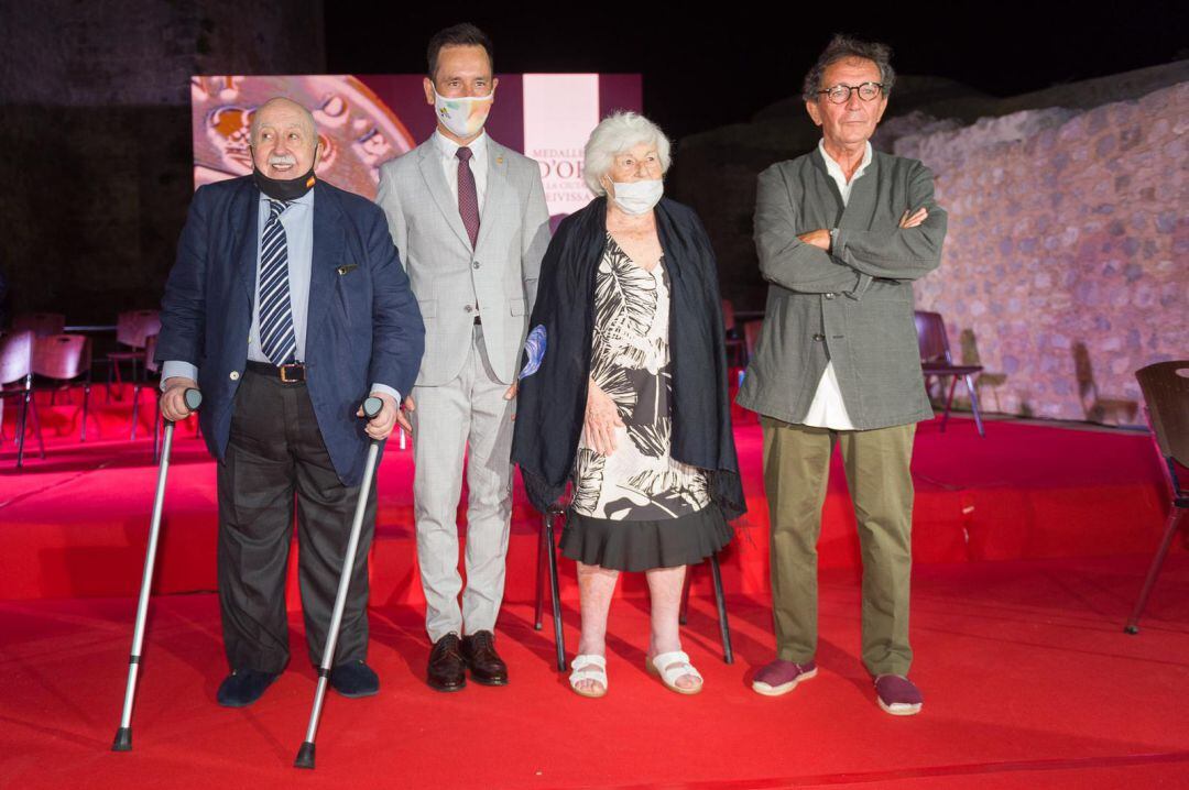 Ruiz con los galardonados