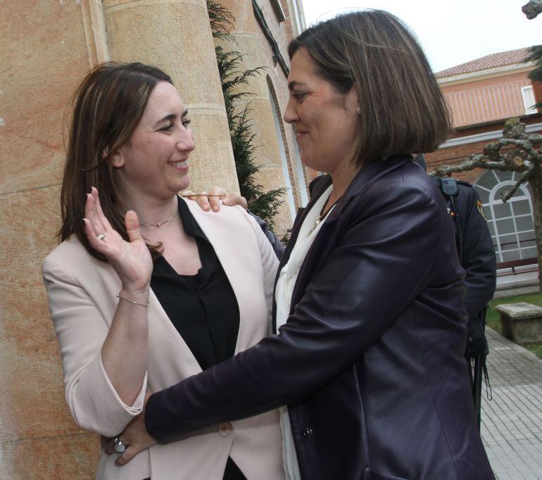 Ana Asenjo (izda) y Milagros Marcos