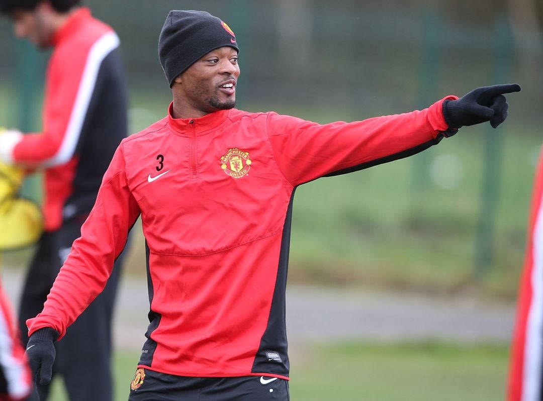 Evra, durante un entrenamiento del Manchester