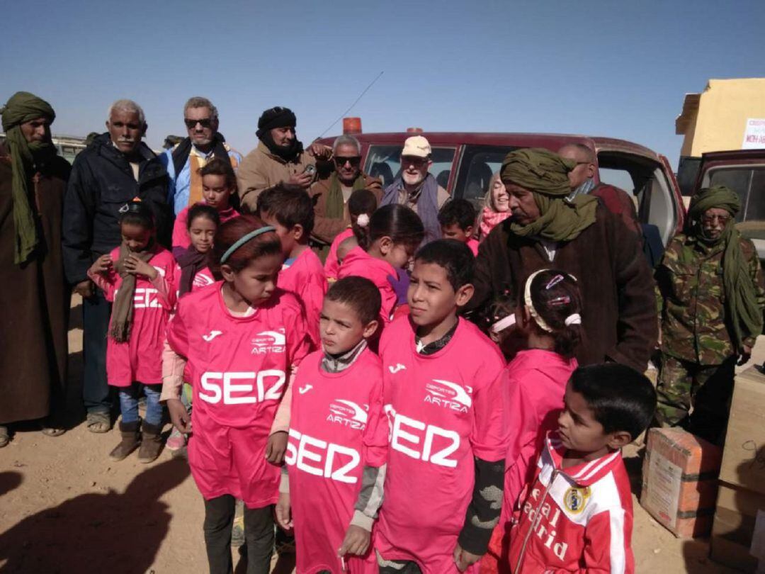 Imagen de archiva de la Asociación de Amigos del Pueblo Saharaui de Palencia en una visita a los campos de refugiados