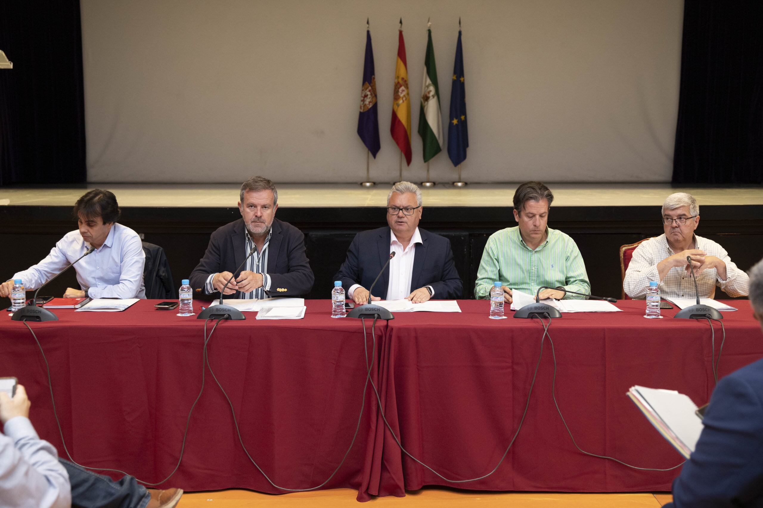 Reunión entre los responsables de Emproacsa y los Ayuntamientos del norte de Córdoba afectados por el agua no apta para el consumo