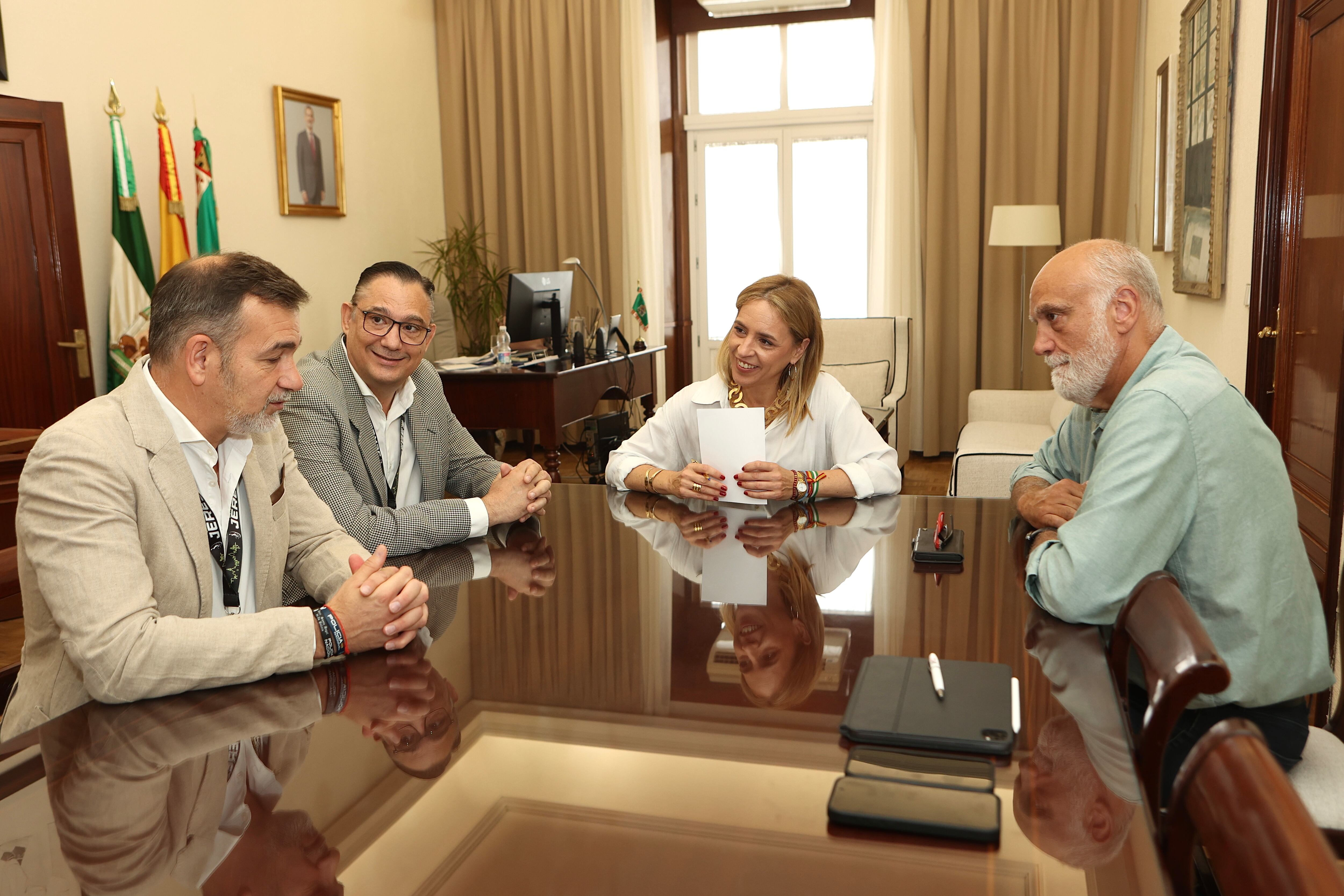 Reunión en Diputación con los responsables de Unión Baloncesto Jerez