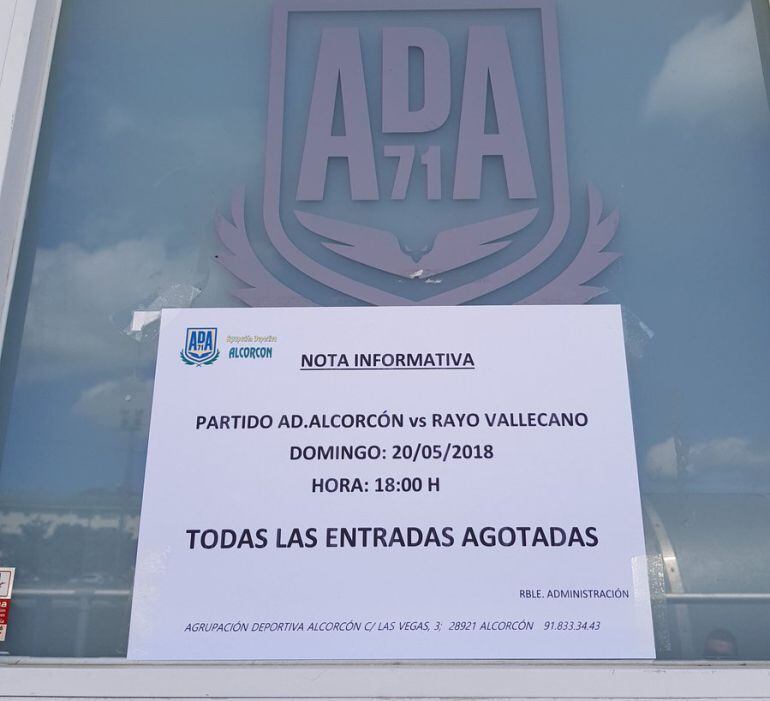 Cartel anunciando que están agotadas las entradas para el partido contra el Rayo Vallecano del domingo