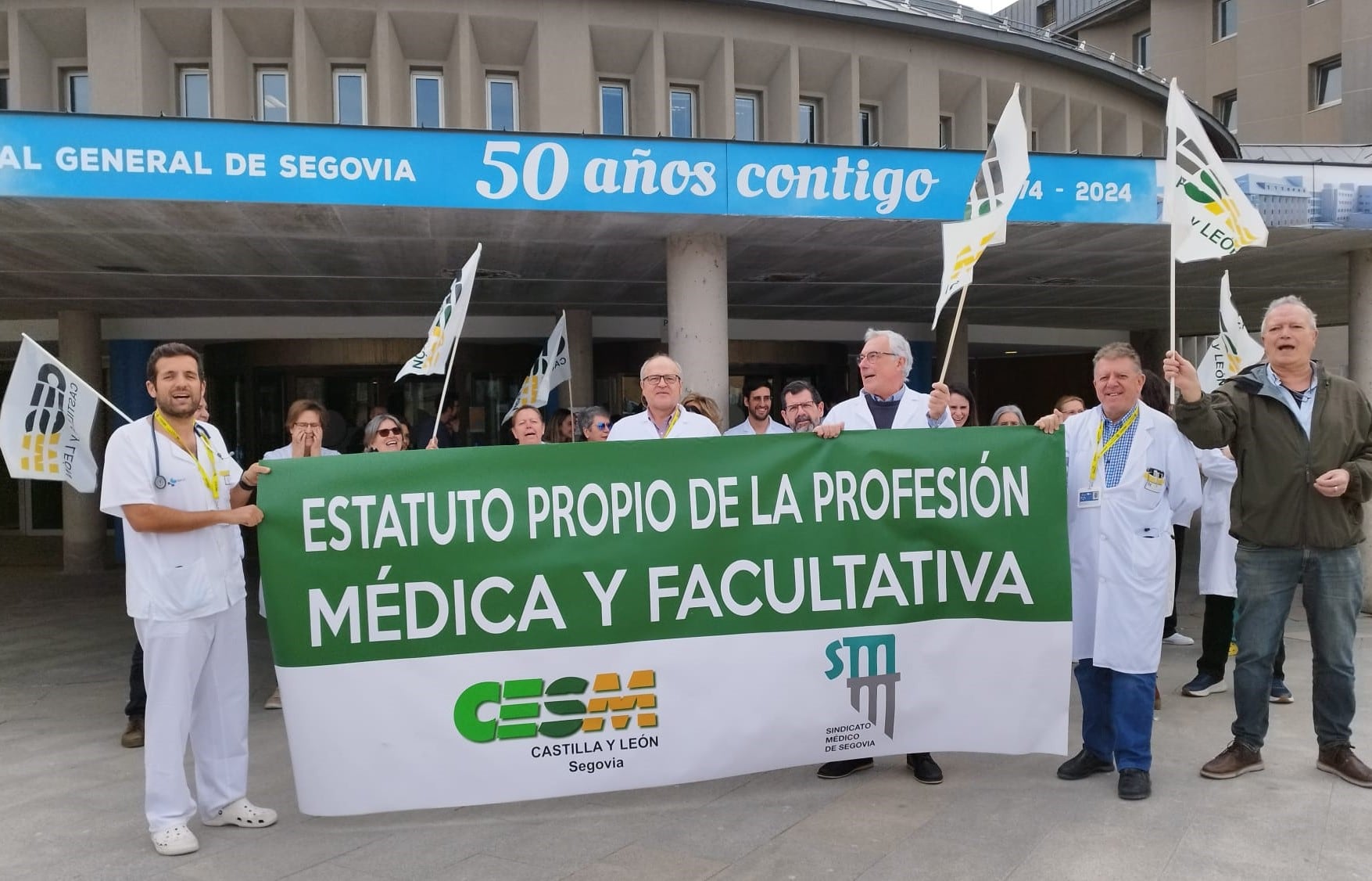 Los médicos de Atención Primaria y Hospitalaria, del Hospital General de Segovia, protestan contra el Estatuto Marco