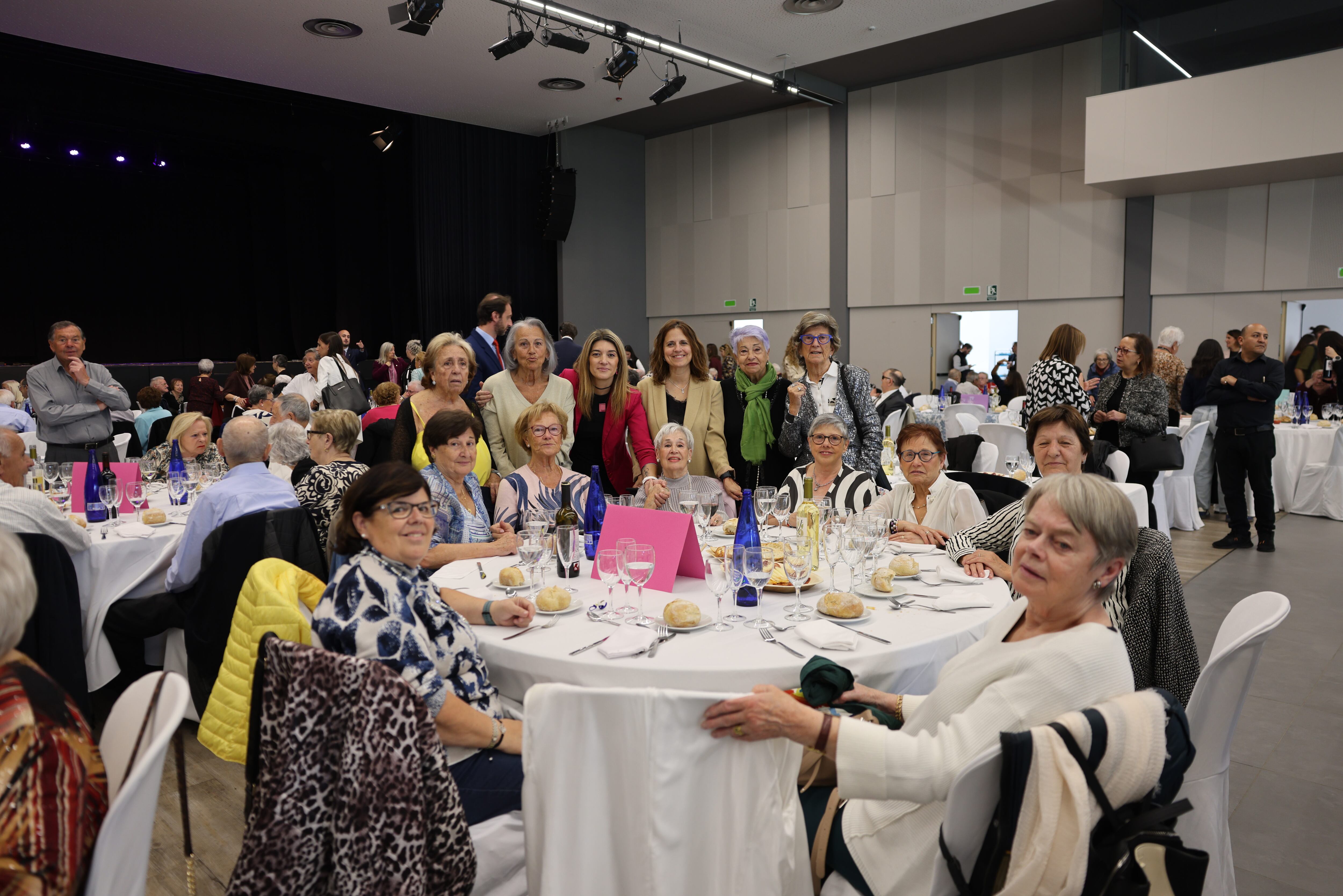 La cònsol major d'Escaldes, Rosa Gili, i la consellera d'Infància i gent gran, i també membre del PS, Maria Carriço