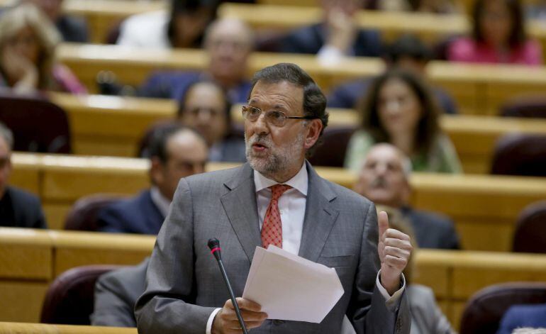 El presidente del Gobierno, Mariano Rajoy, interviene durante el pleno del Senado