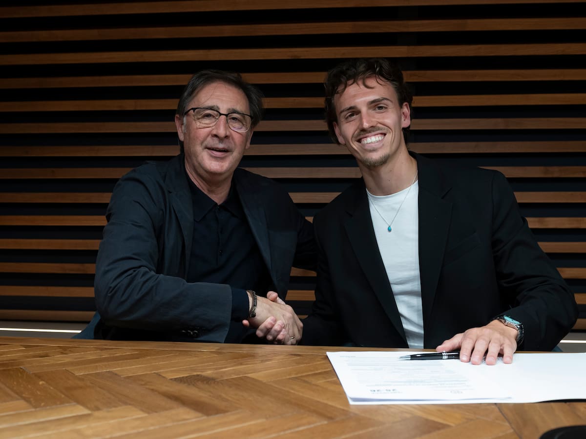 Recio amplía su contrato con el Málaga hasta 2029