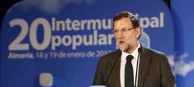 El presidente del Gobierno, Mariano Rajoy, durante su intervención  en la clausura de la reunión intermunicipal del PP, en Almería