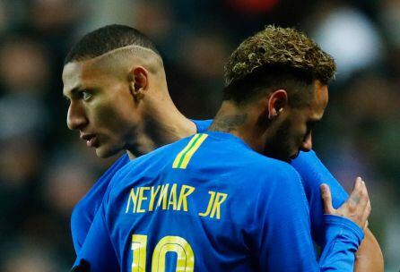 Richarlison sustituyó a Neymar e hizo el primer tanto del partido