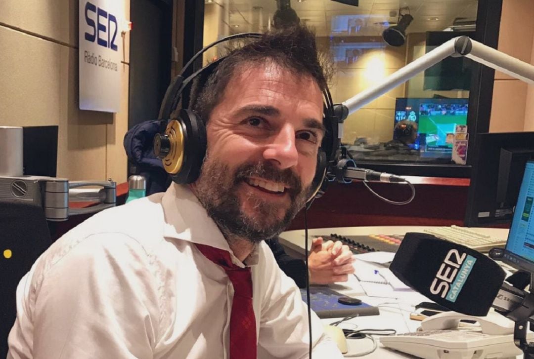 Jofre Mateu en los estudios de Radio Barcelona