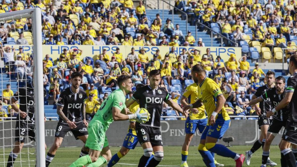 El Burgos sufre pero empata ante Las Palmas (0-0)