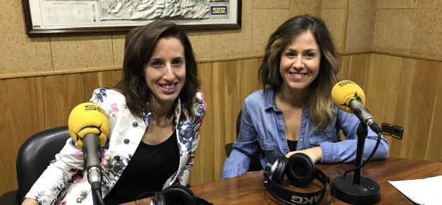 Beatriz Hernández y Montse Hernández Luengo en los estudios de SER Cuenca.