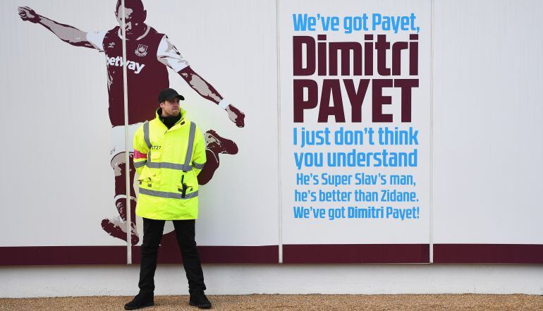 Un cartel que rinde pleitesía a Payet en el estadio del West Ham.