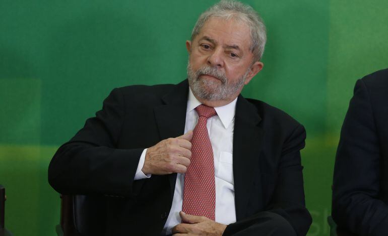 Lula da Silva tras aceptar el Ministerio de la Presidencia de Brasil. 