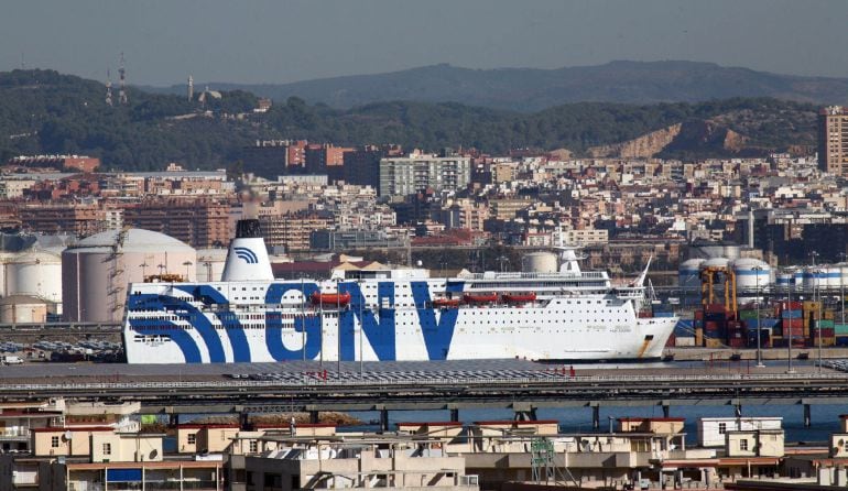 El crucero policial Azzurra zarpará antes del sábado de Tarragona, después de haber permanecido casi dos meses, según fuentes portuarias