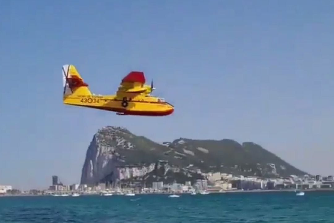 Hidroavión en la Bahía 