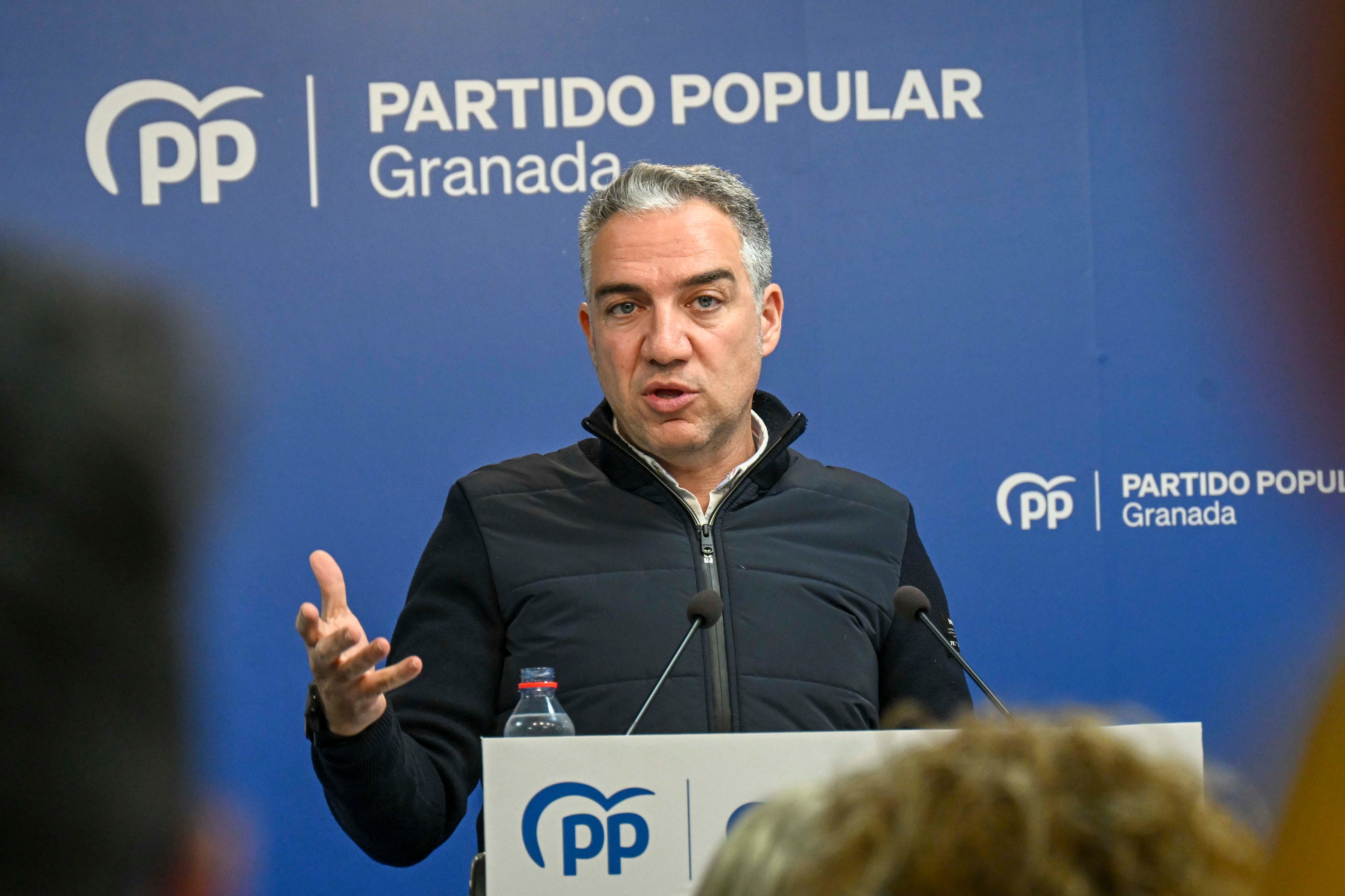 El vicesecretario de Coordinación Autonómica del PP, Elías Bendodo, durante su intervención este viernes en la reunión de la junta directiva provincial de los populares de Granada.