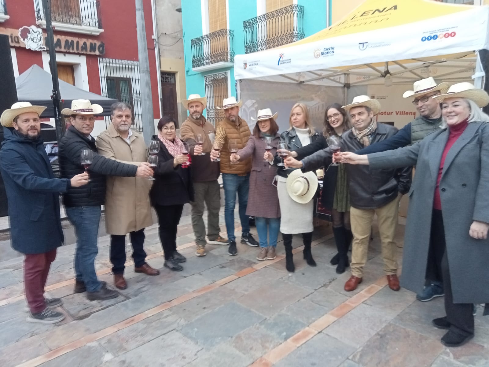 Corporación municipal en la inauguración